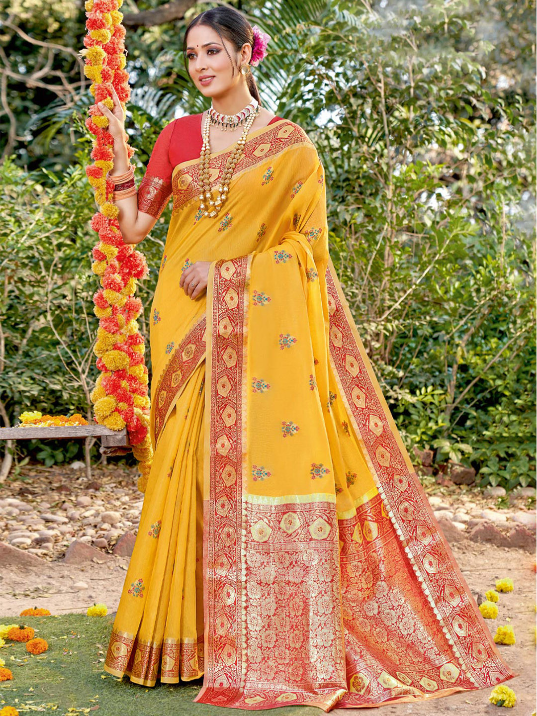 

SANGAM PRINTS Woven Design Zari Saree, Mustard