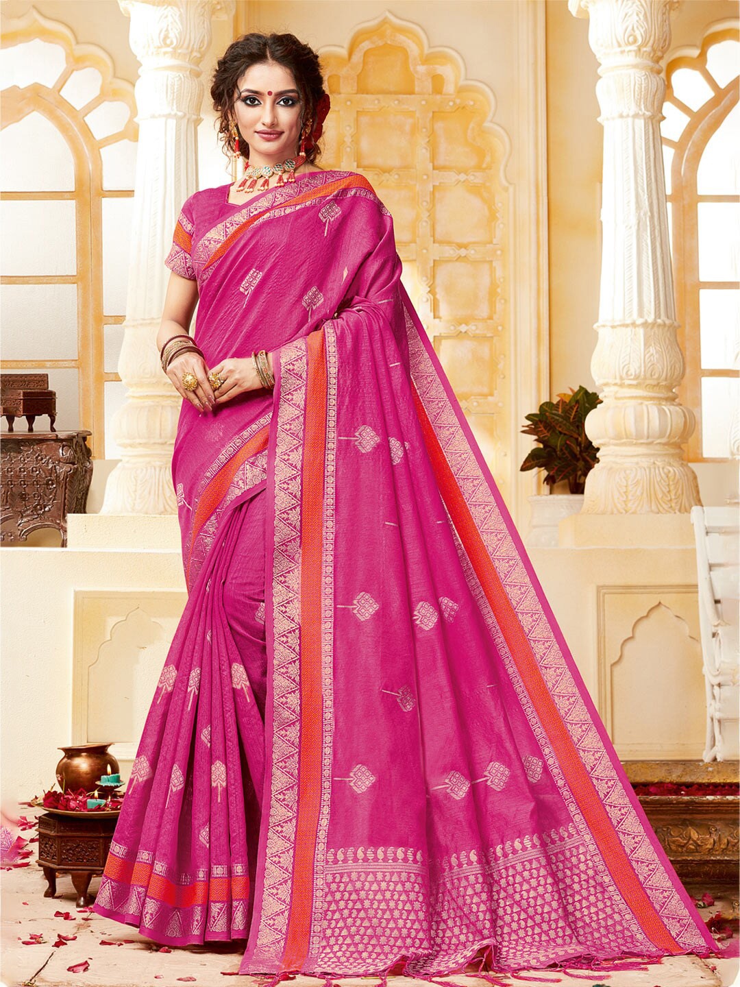 

SANGAM PRINTS Ethnic Motifs Zari Saree, Pink