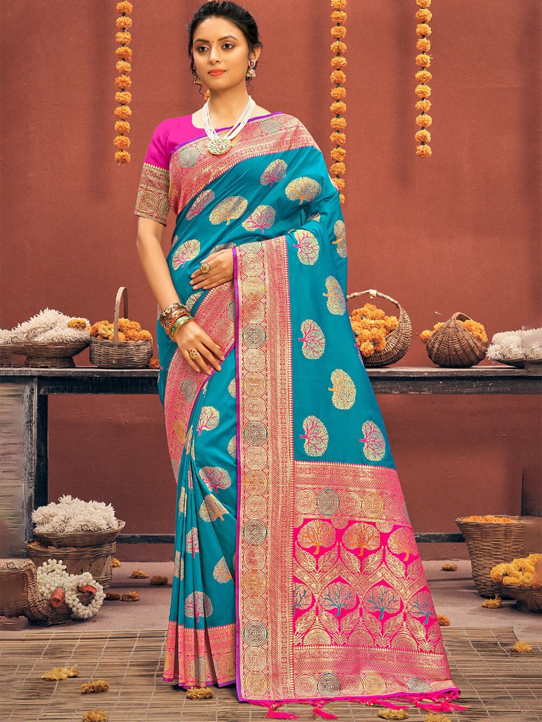 

SANGAM PRINTS Woven Design Zari Silk Blend Saree, Blue