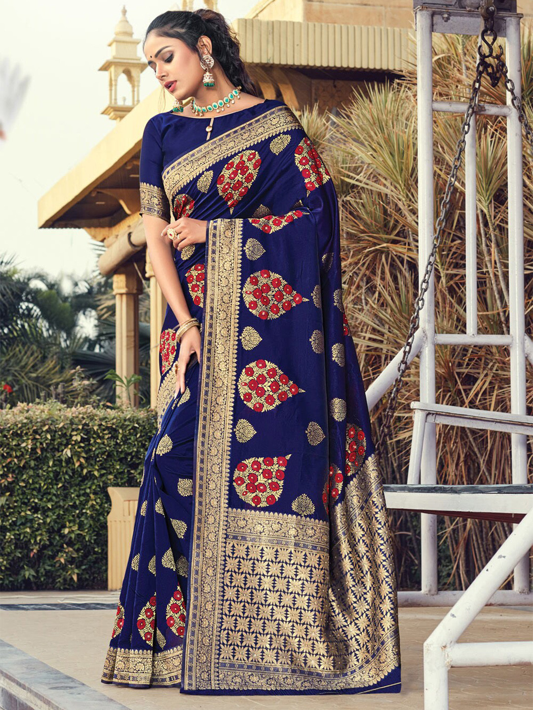 

SANGAM PRINTS Woven Design Zari Silk Blend Saree, Navy blue