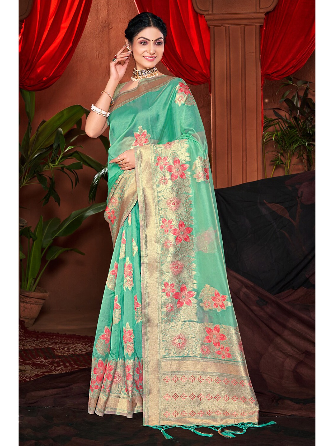 

SANGAM PRINTS Floral Zari Silk Blend Saree, Sea green