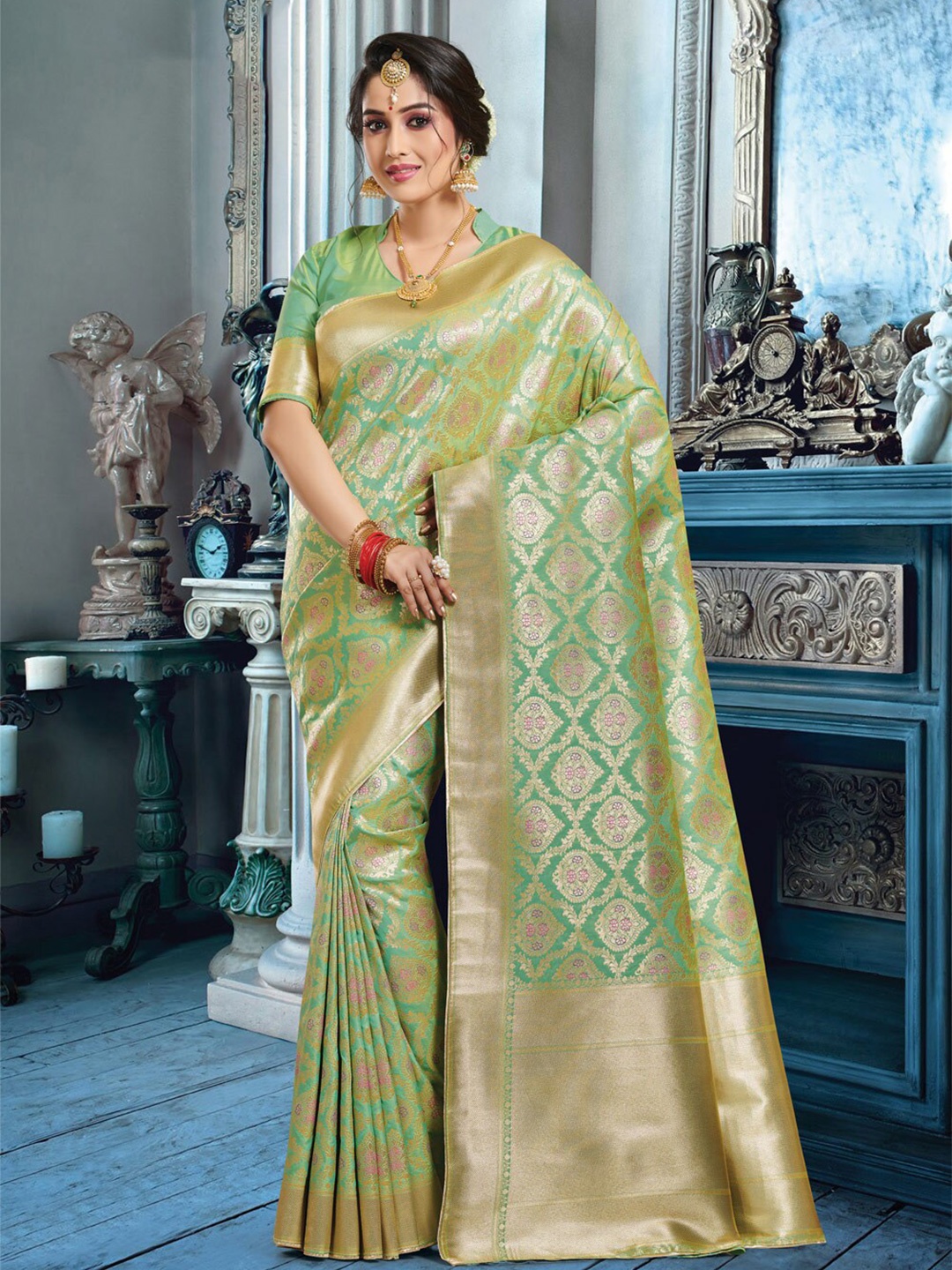 

SANGAM PRINTS Floral Zari Silk Blend Saree, Green
