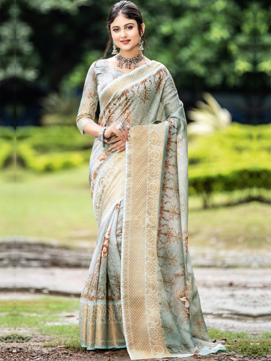 

SANGAM PRINTS Floral Zari Saree, Grey