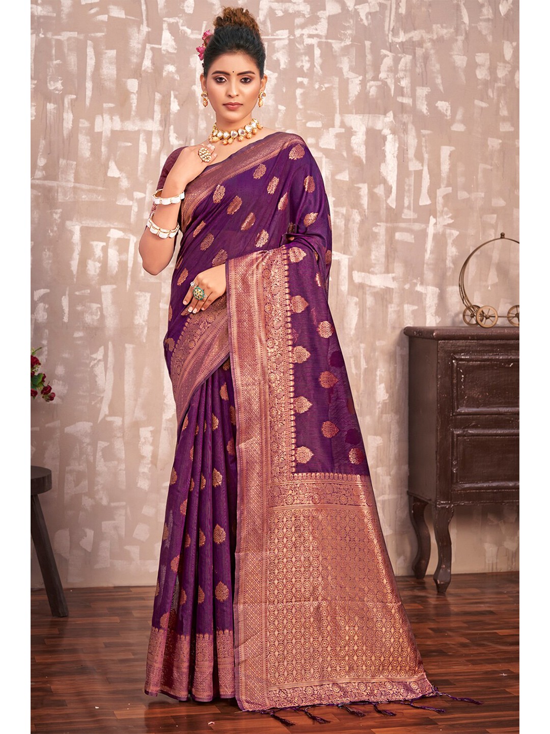 

SANGAM PRINTS Floral Zari Silk Saree, Purple