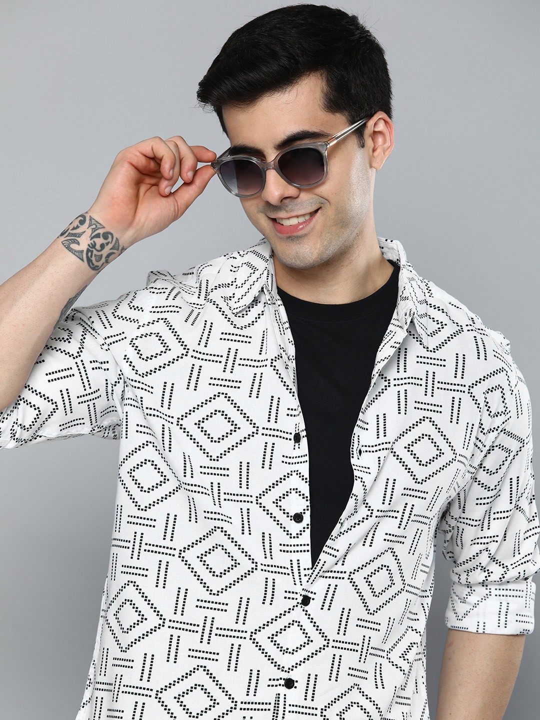 

HERE&NOW Men Slim Fit Printed Casual Shirt, White