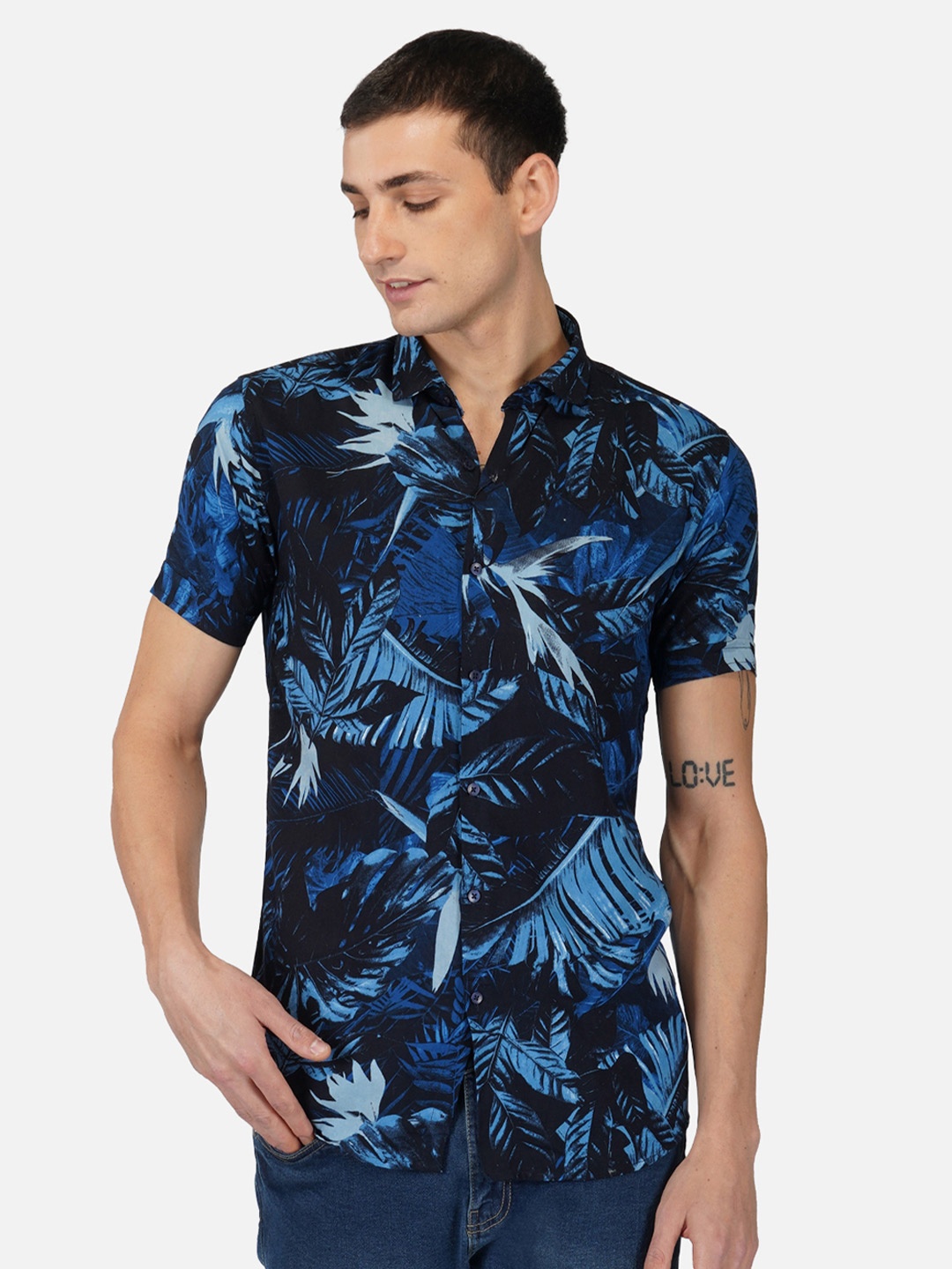 

Tinted Men Comfort Printed Casual Shirt, Blue