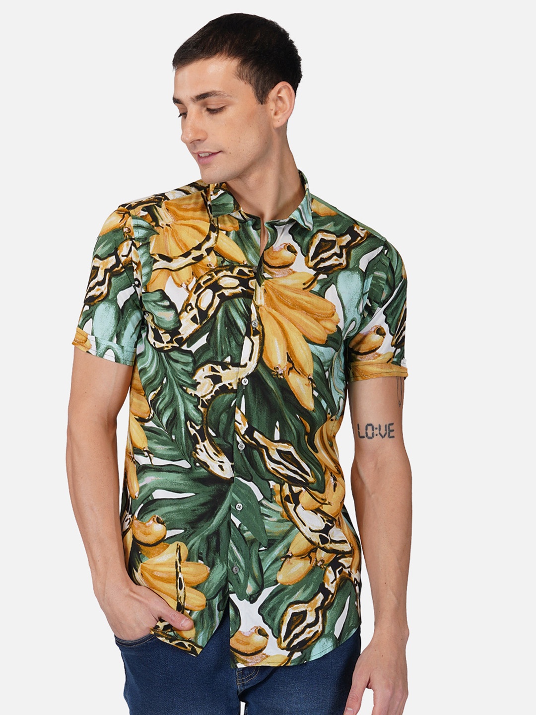 

Tinted Men Comfort Floral Printed Casual Shirt, Green