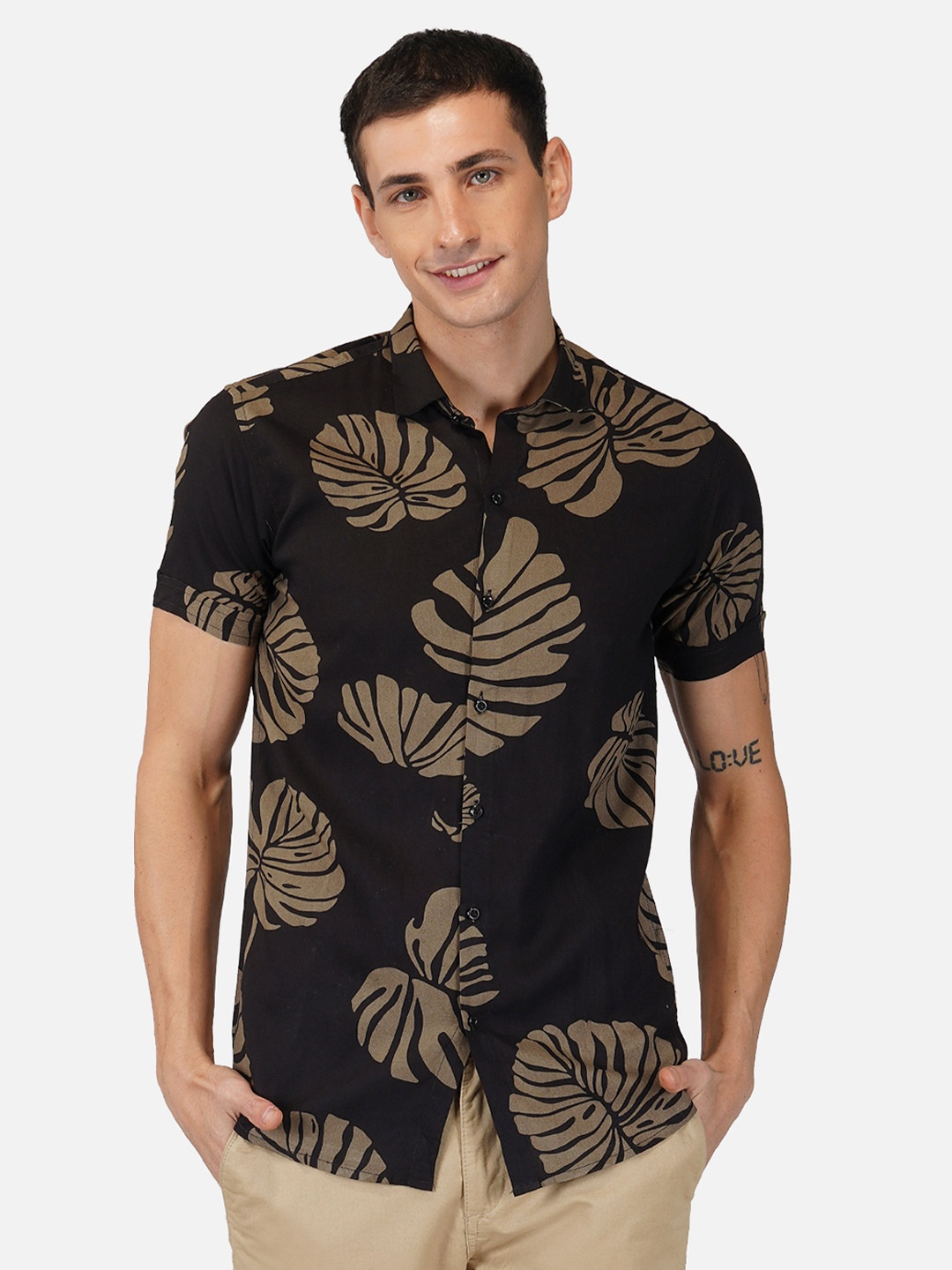 

Tinted Men Comfort Printed Casual Shirt, Black