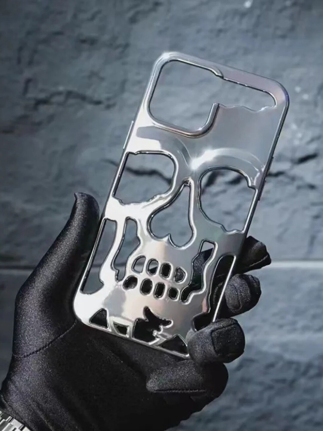 

TREEMODA 3D Electroplated Skull iPhone 12 Pro Max Back Case, Silver