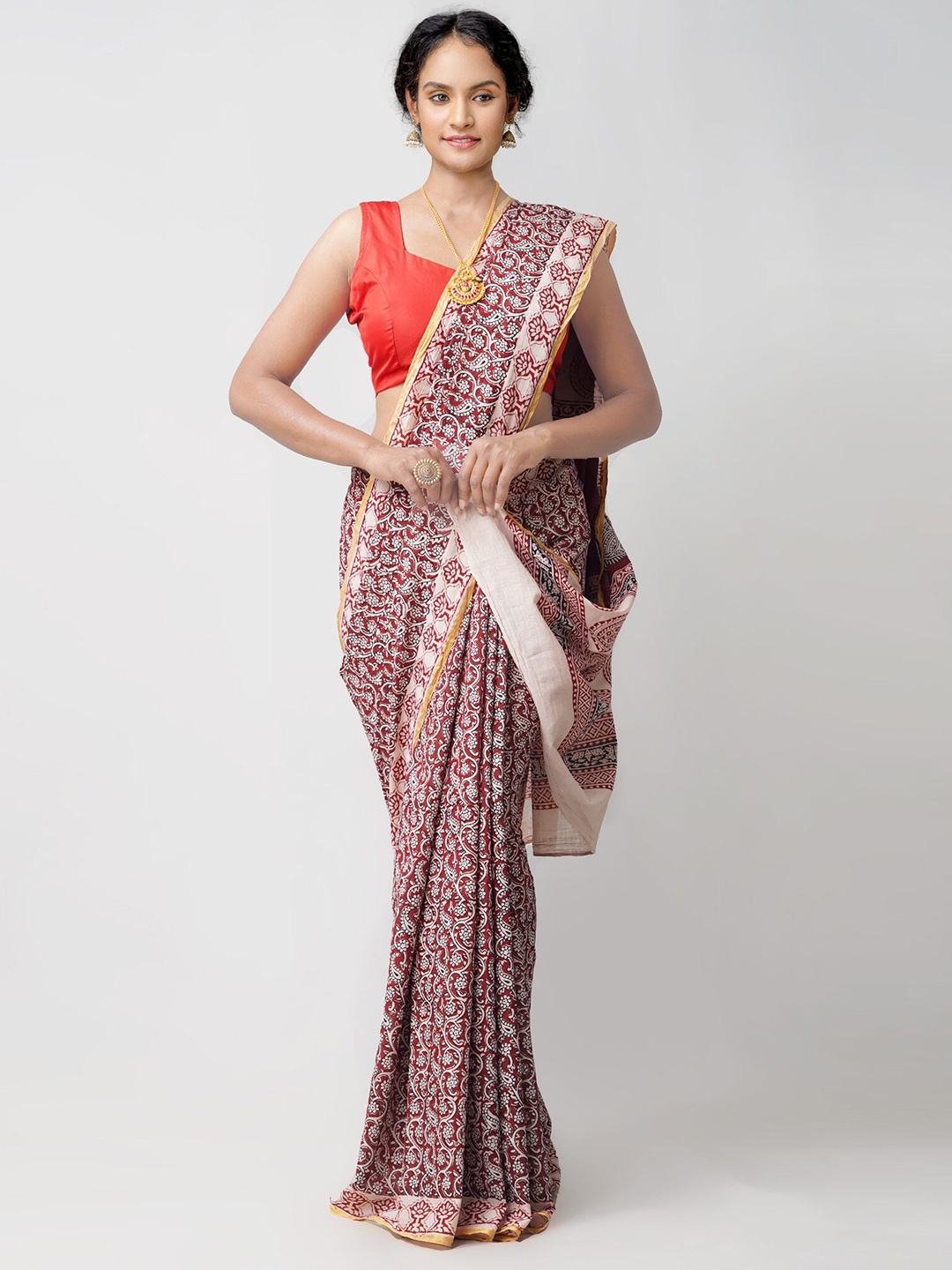 

Unnati Silks Red & White Ethnic Motifs Pure Cotton Venkatgiri Saree