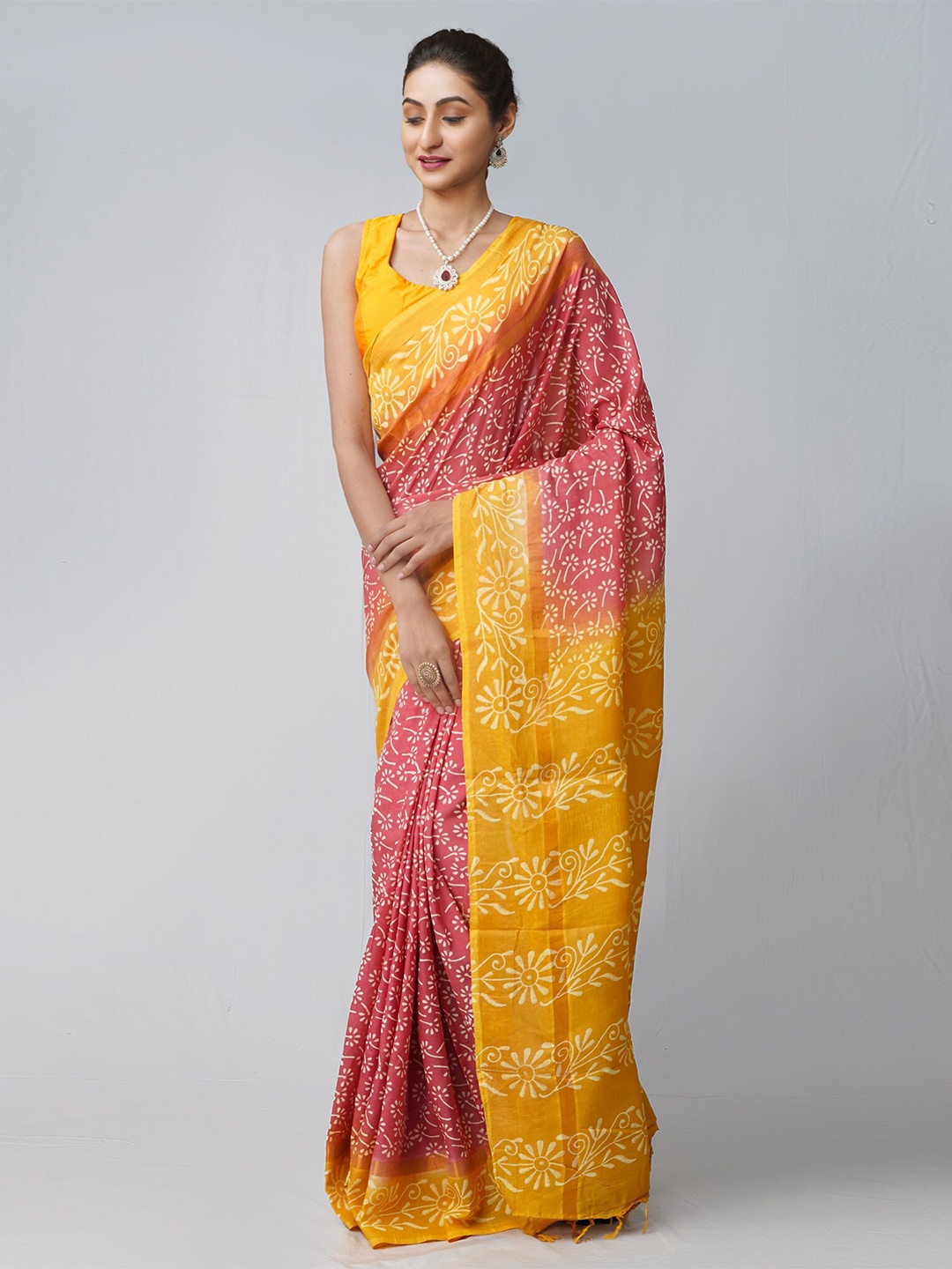 

Unnati Silks Floral Printed Zari Silk Blend Patola Saree, Pink