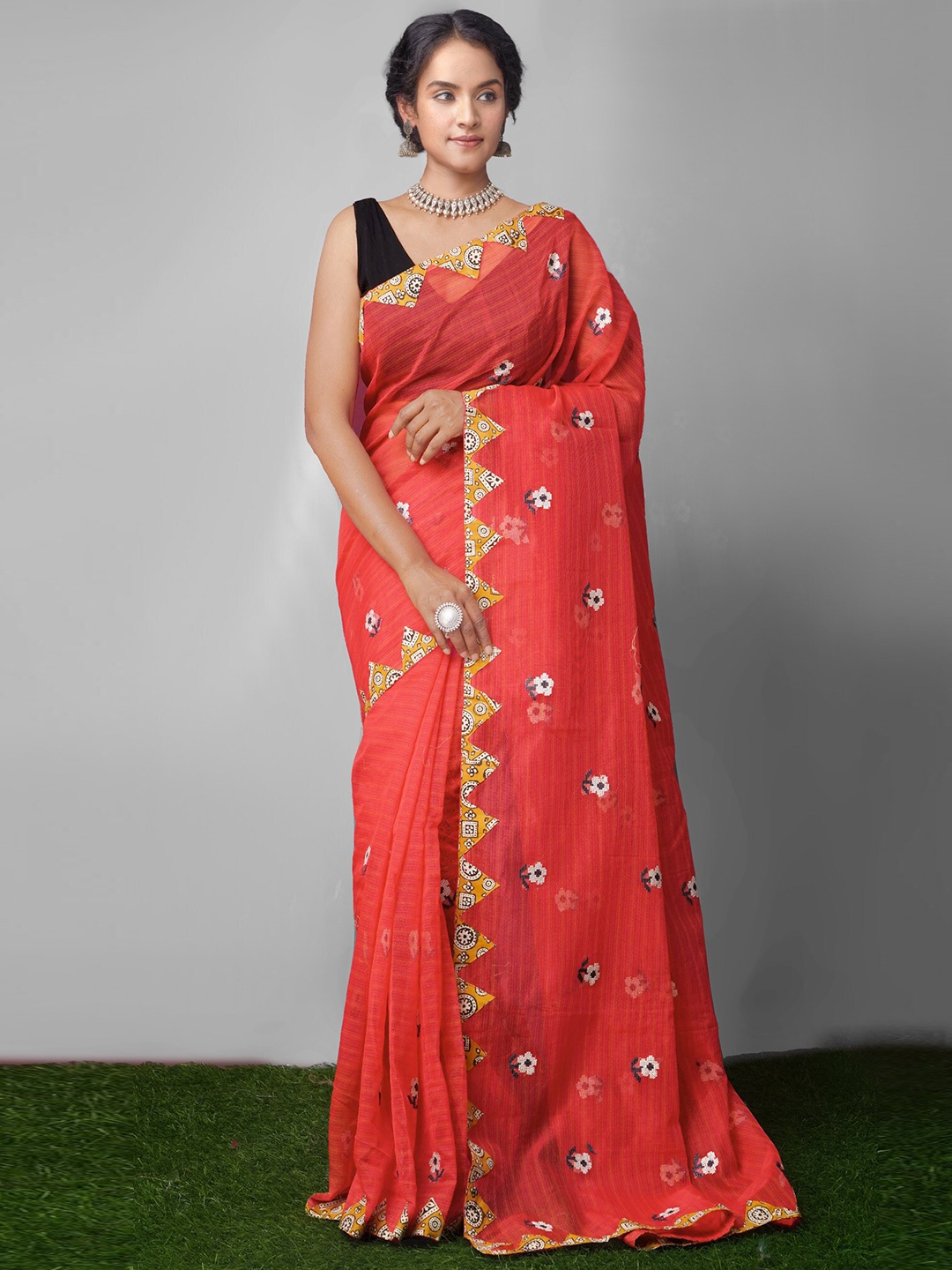 

Unnati Silks Floral Net Patola Saree, Red