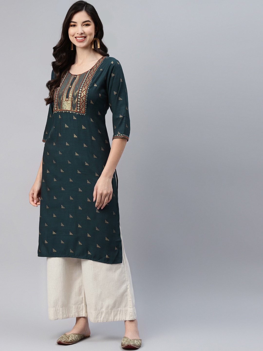

Aarika Women Geometric Embroidered Pure Cotton Kurta, Green
