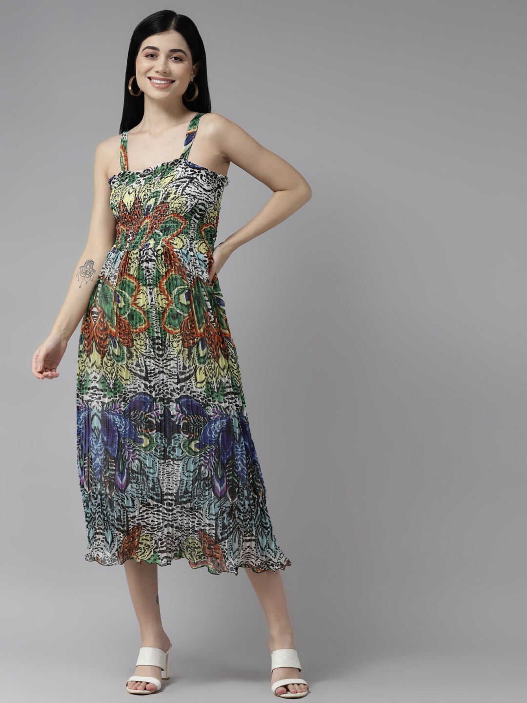 

Aarika Ethnic Motifs Printed Georgette A-Line Midi Dress, Green
