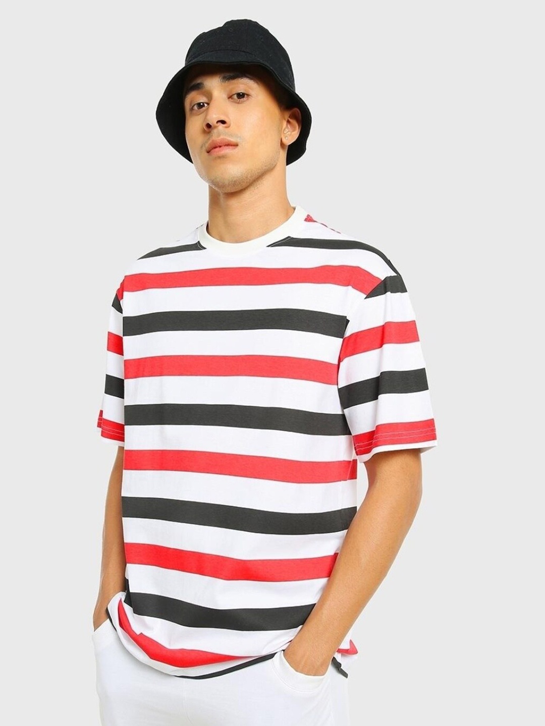 

Bewakoof Men Striped Pure Cotton Loose T-shirt, White