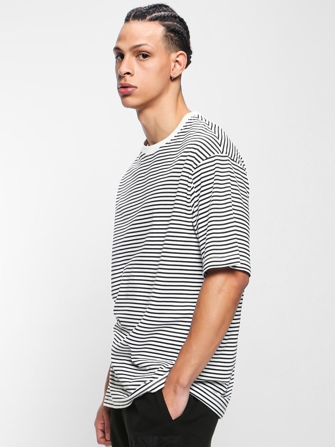 

Bewakoof Men Striped Pure Cotton Oversize T-shirt, White