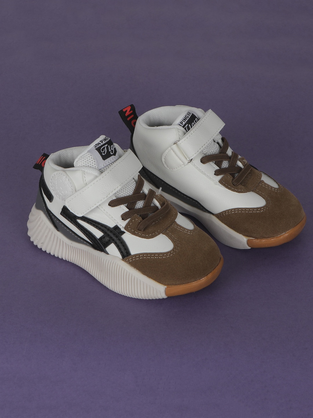 

FEETWELL SHOES Kids Colourblocked Sneakers, Brown
