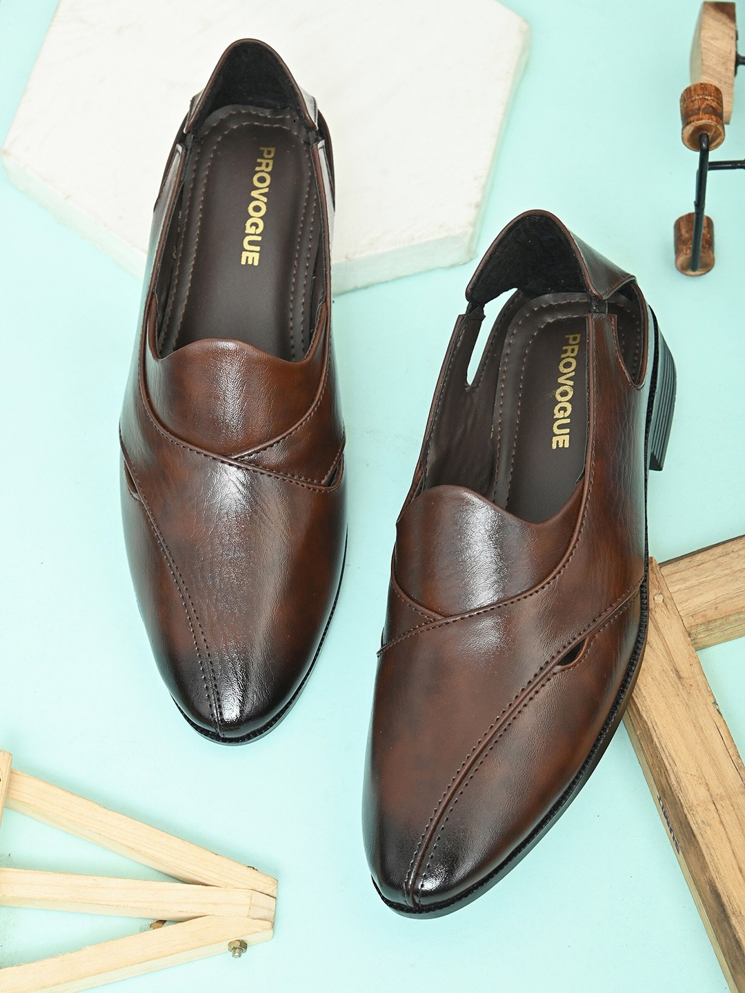 

Provogue Men Ethnic Shoe-Style Sandals, Brown