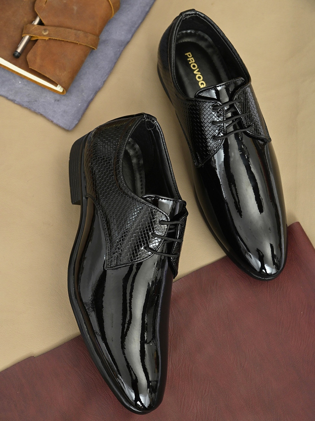 

Provogue Men Solid Formal Derbys, Black