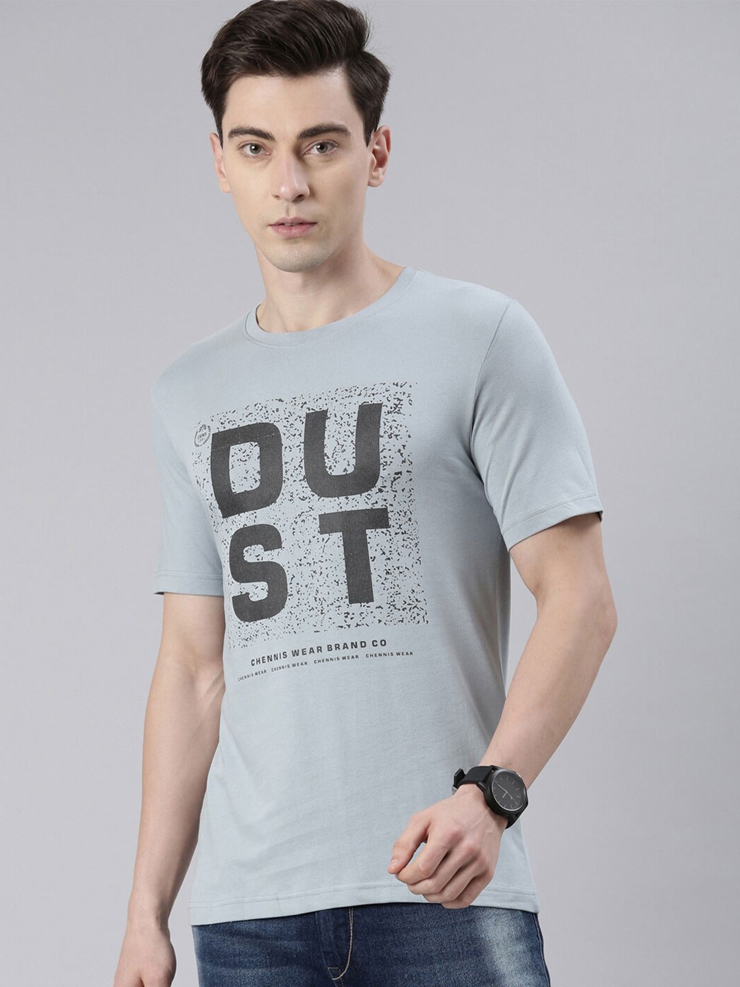 

Chennis Men Typography Printed Slim Fit T-shirt, Grey