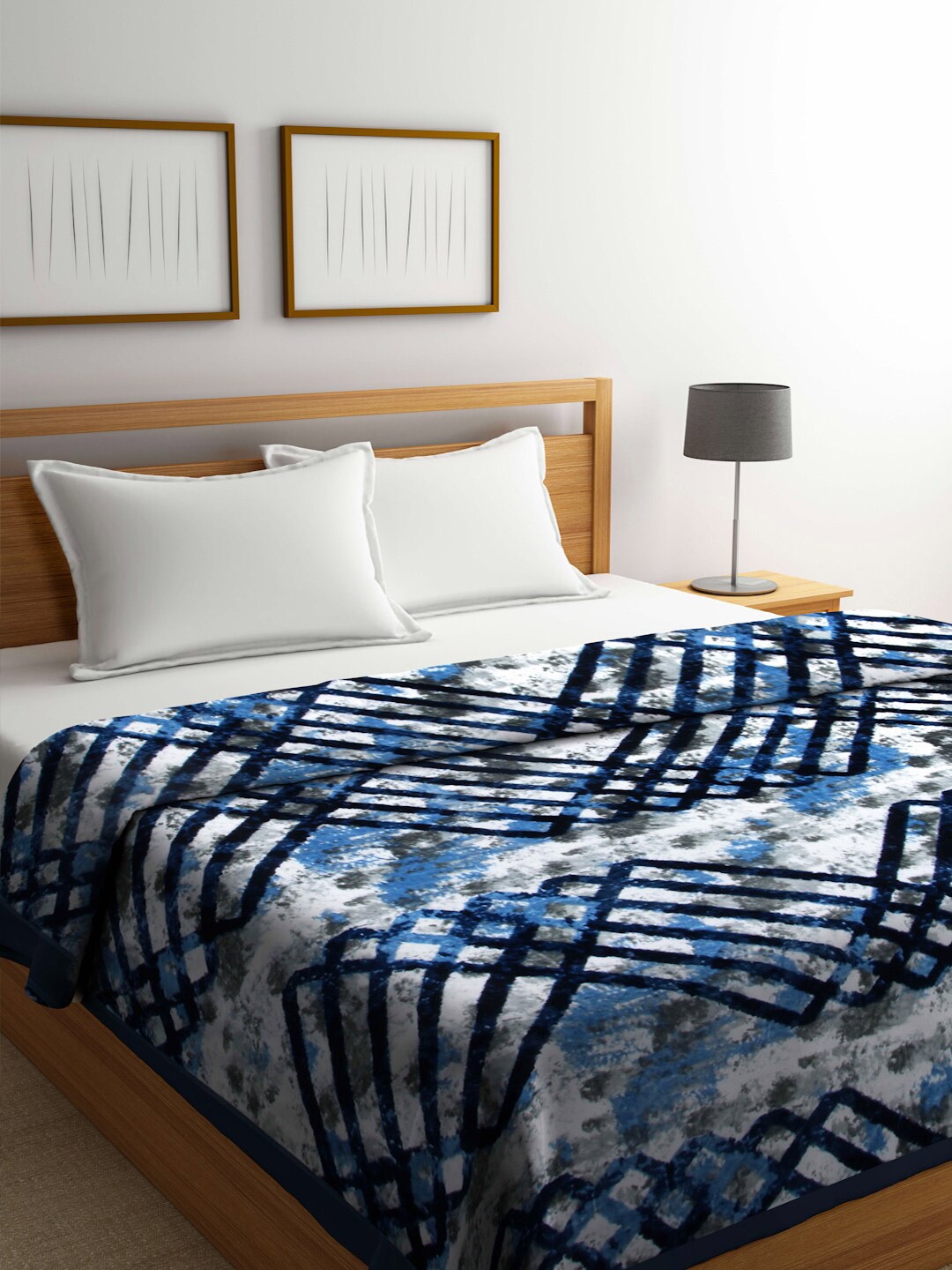 

KLOTTHE Blue & White Stripes Printed 1000 GSM Woolen Double Bed Blankets