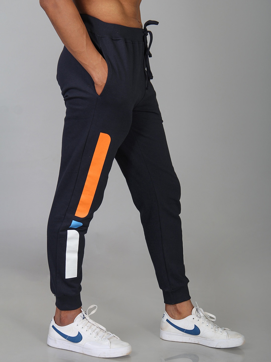 

MABYN Men Brand Logo Printed Detail Jogger, Navy blue