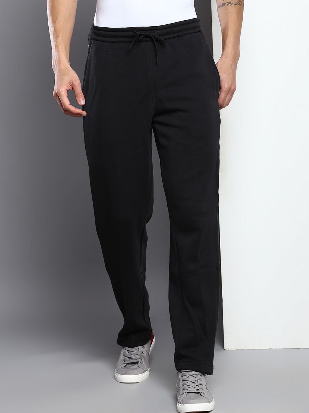 

Calvin Klein Jeans Men Branded Logo Cotton Track Pants, Black