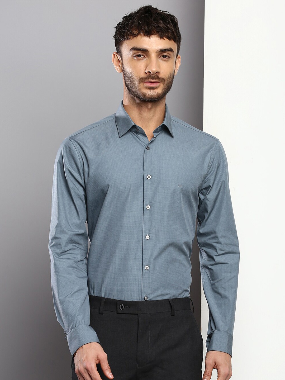 

Calvin Klein Jeans Men Pure Cotton Slim Fit Formal Shirt, Grey