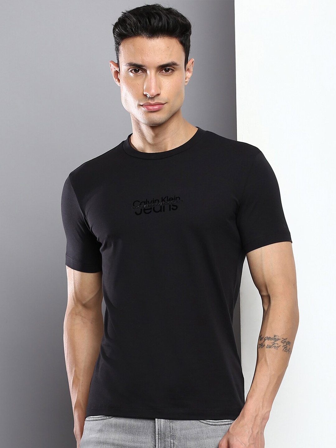 

Calvin Klein Jeans Men Round Neck T-shirt, Black