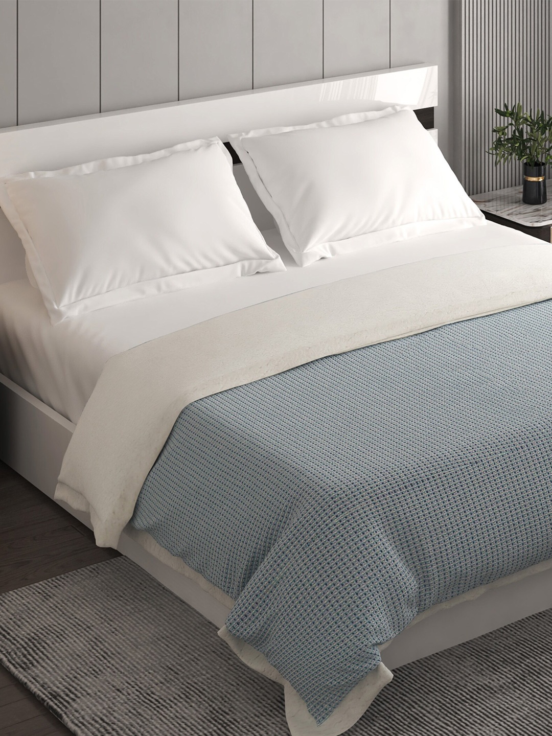 

Home Centre Harbour Blue Geometric Summer 150 GSM Queen Single Bed Blanket