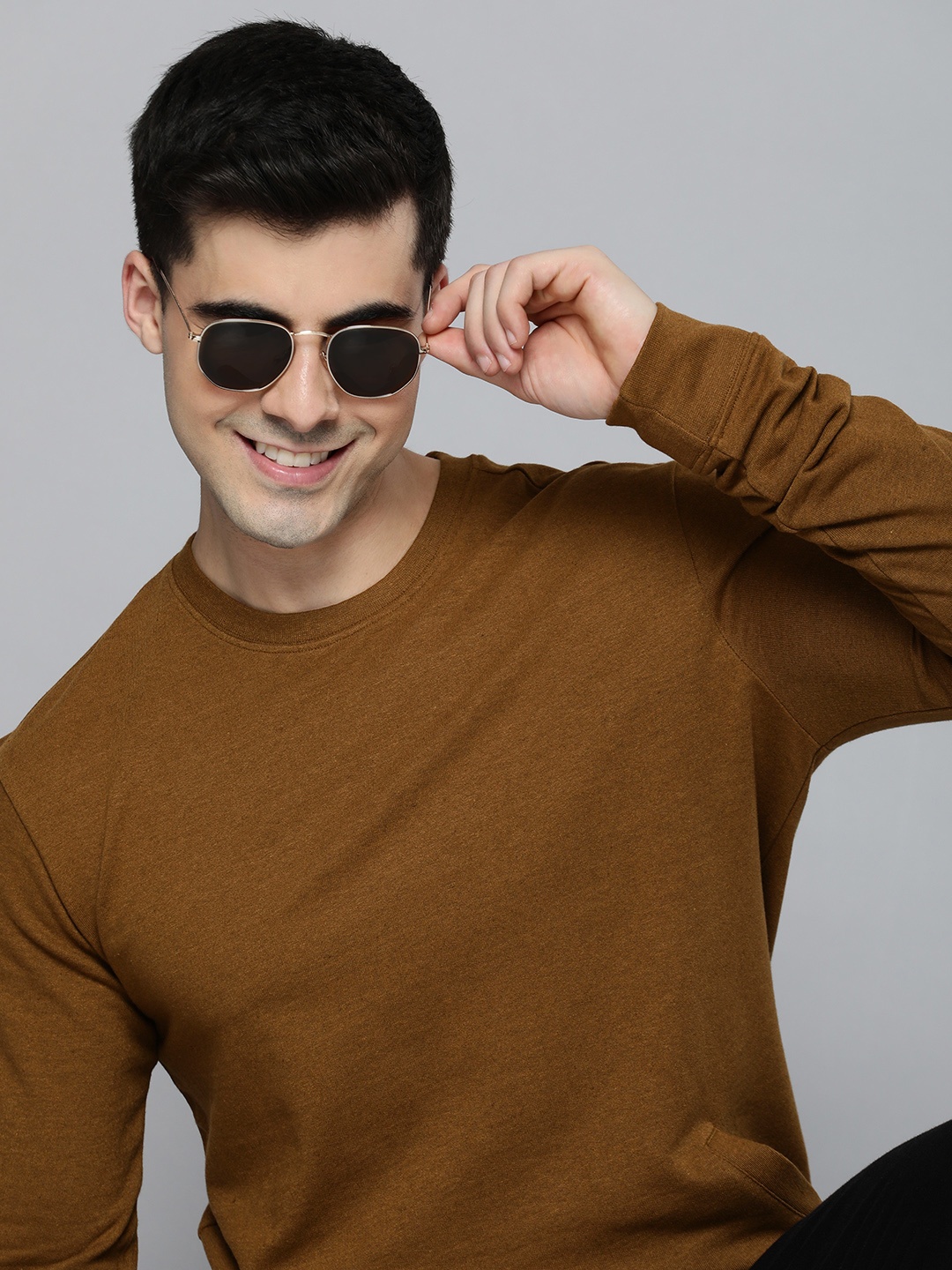 

HERE&NOW Men Solid Knitted Sweatshirt, Brown