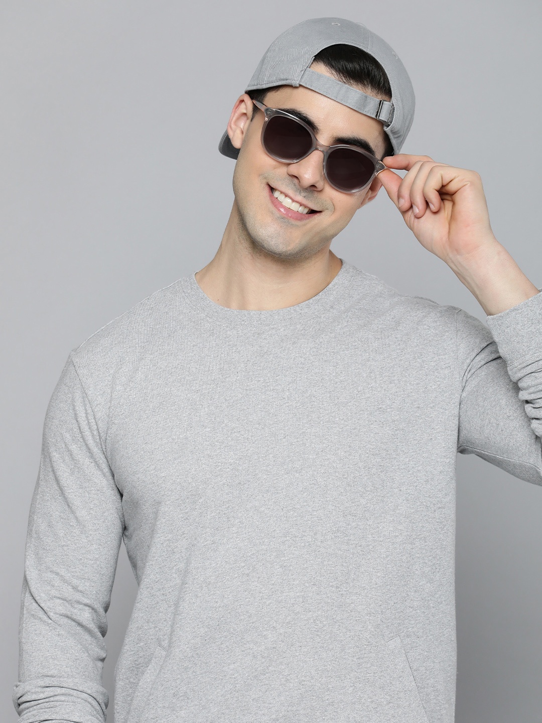 

HERE&NOW Men Solid Knitted Sweatshirt, Grey