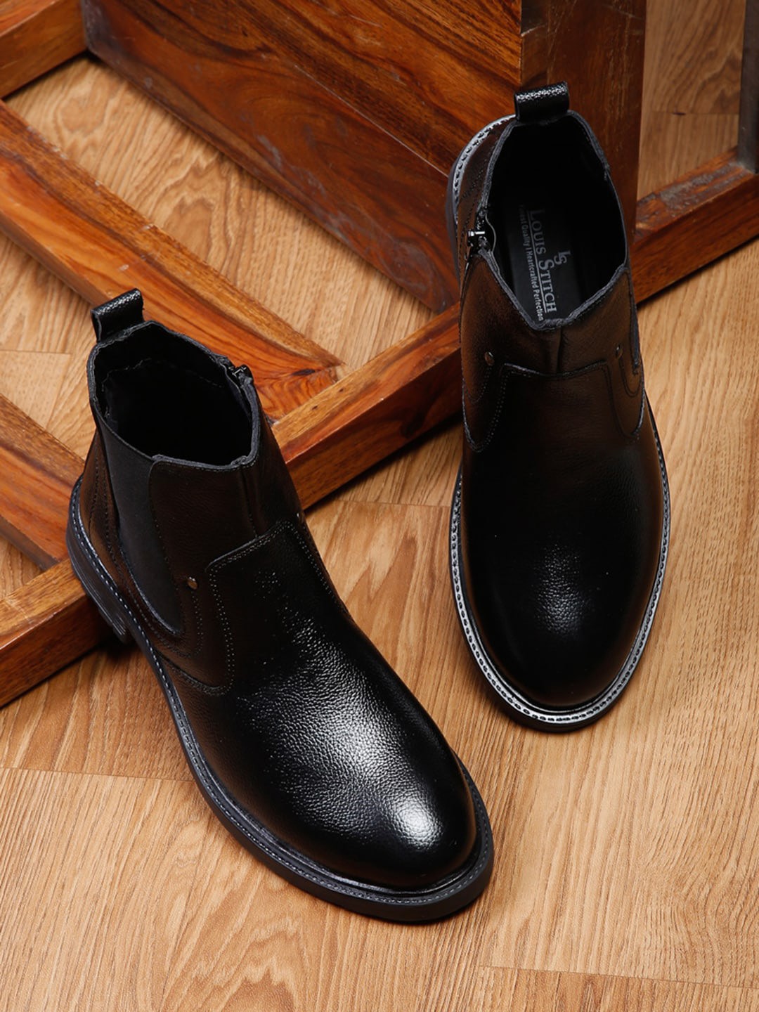 

LOUIS STITCH Men Textured Leather Chelsea Boots, Black