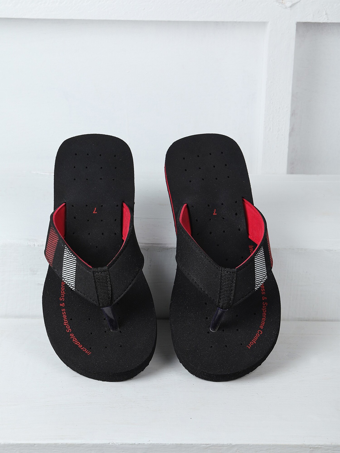 

BOOTCO Men Printed Thong Flip-Flops, Black