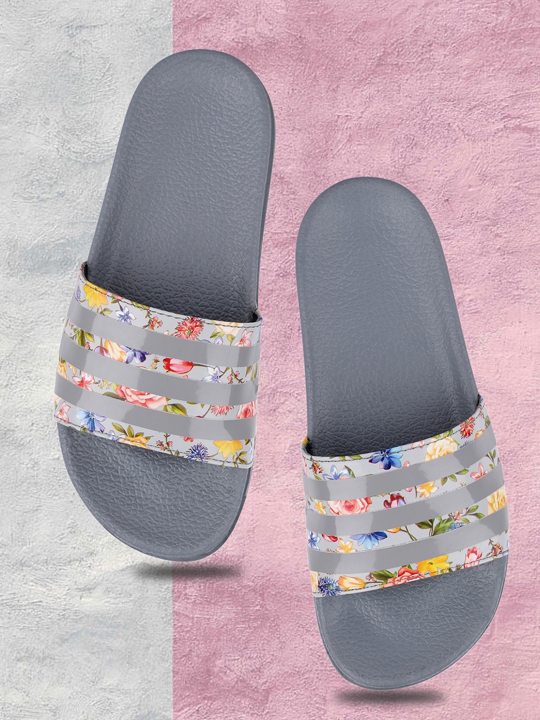 

FREECO Women Printed Sliders, Grey