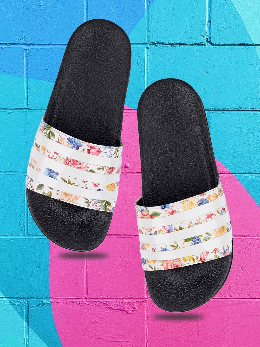 

FREECO Women Printed Sliders, Black