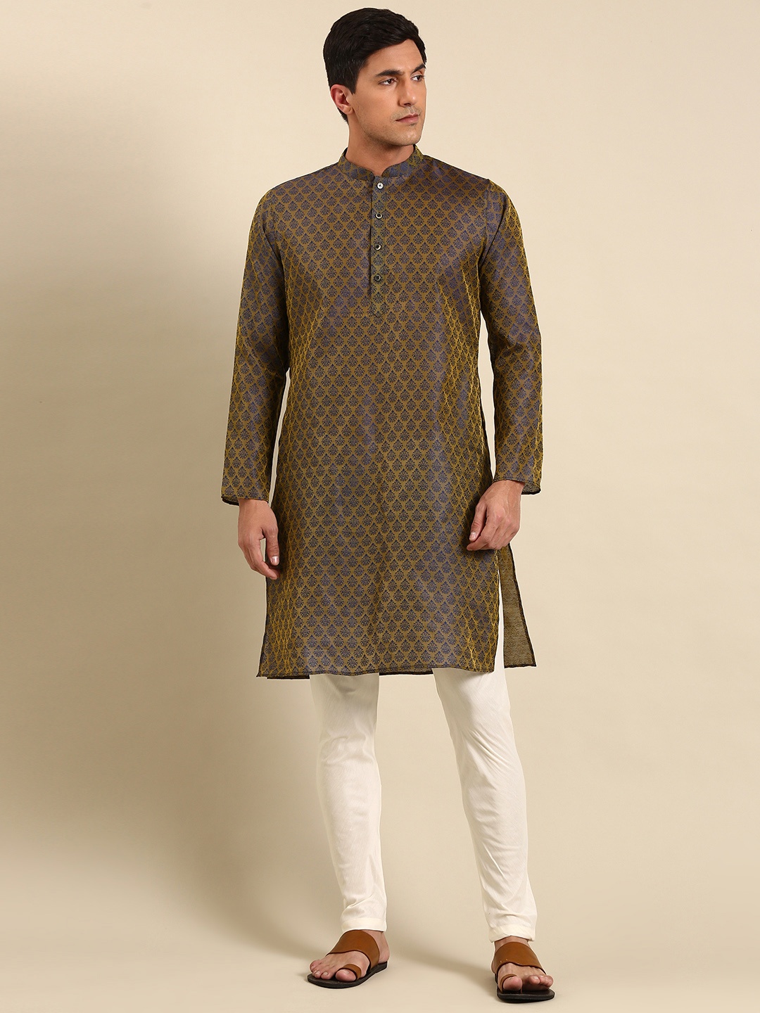 

Amodh by Kisah Men Ethnic Motifs Dupion Silk Kurta With Trousers, Blue