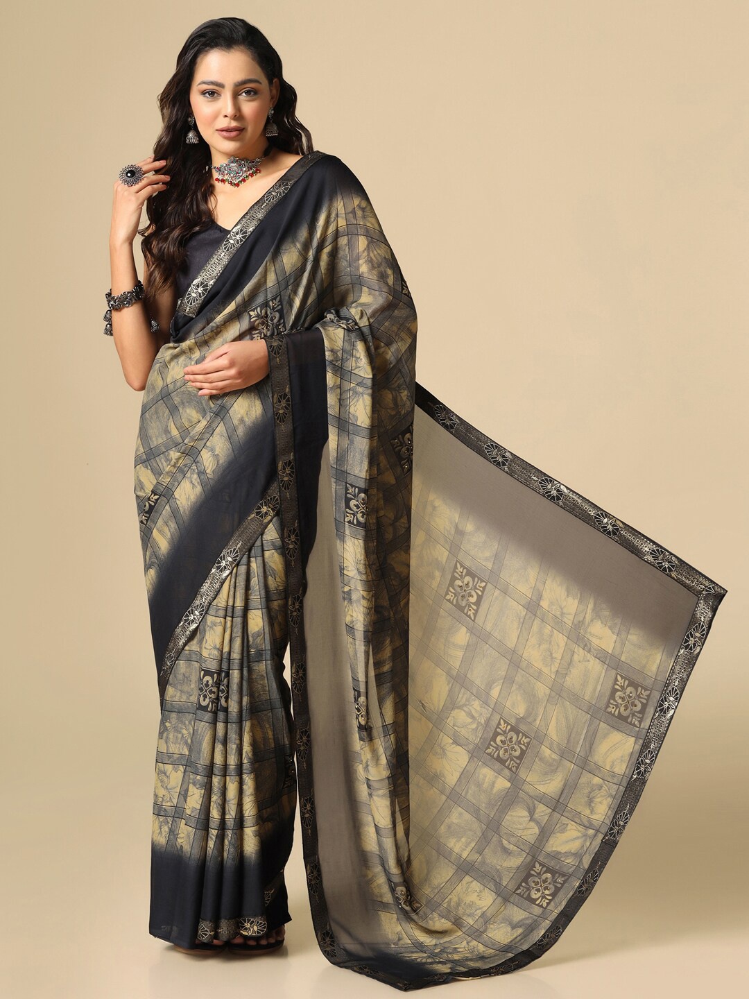 

KALINI Checked Saree, Black