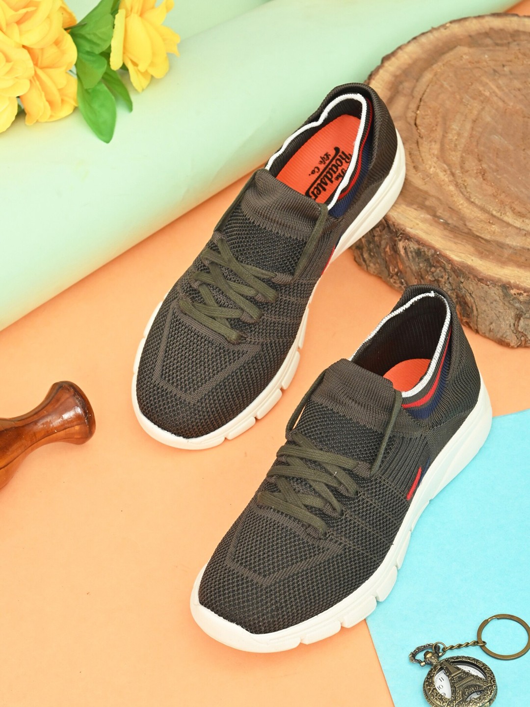 

Roadster Men Woven Design Sneakers, Olive