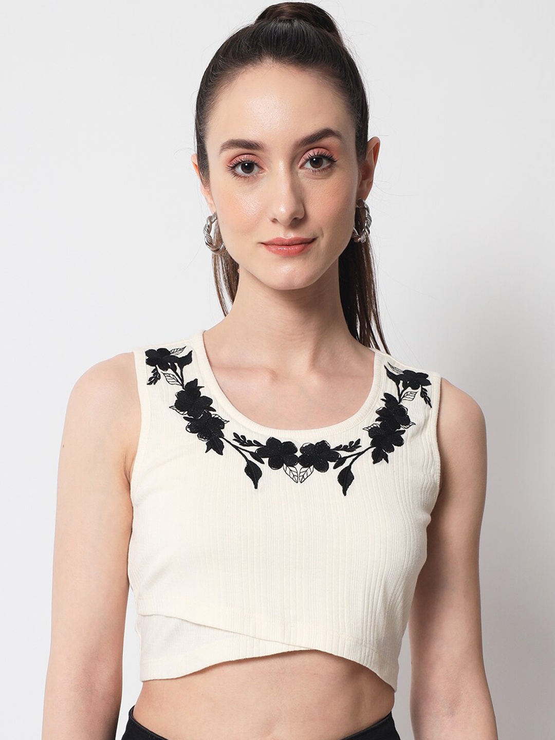 

Yaadleen Embroidered Pure Cotton Crop Top, Off white