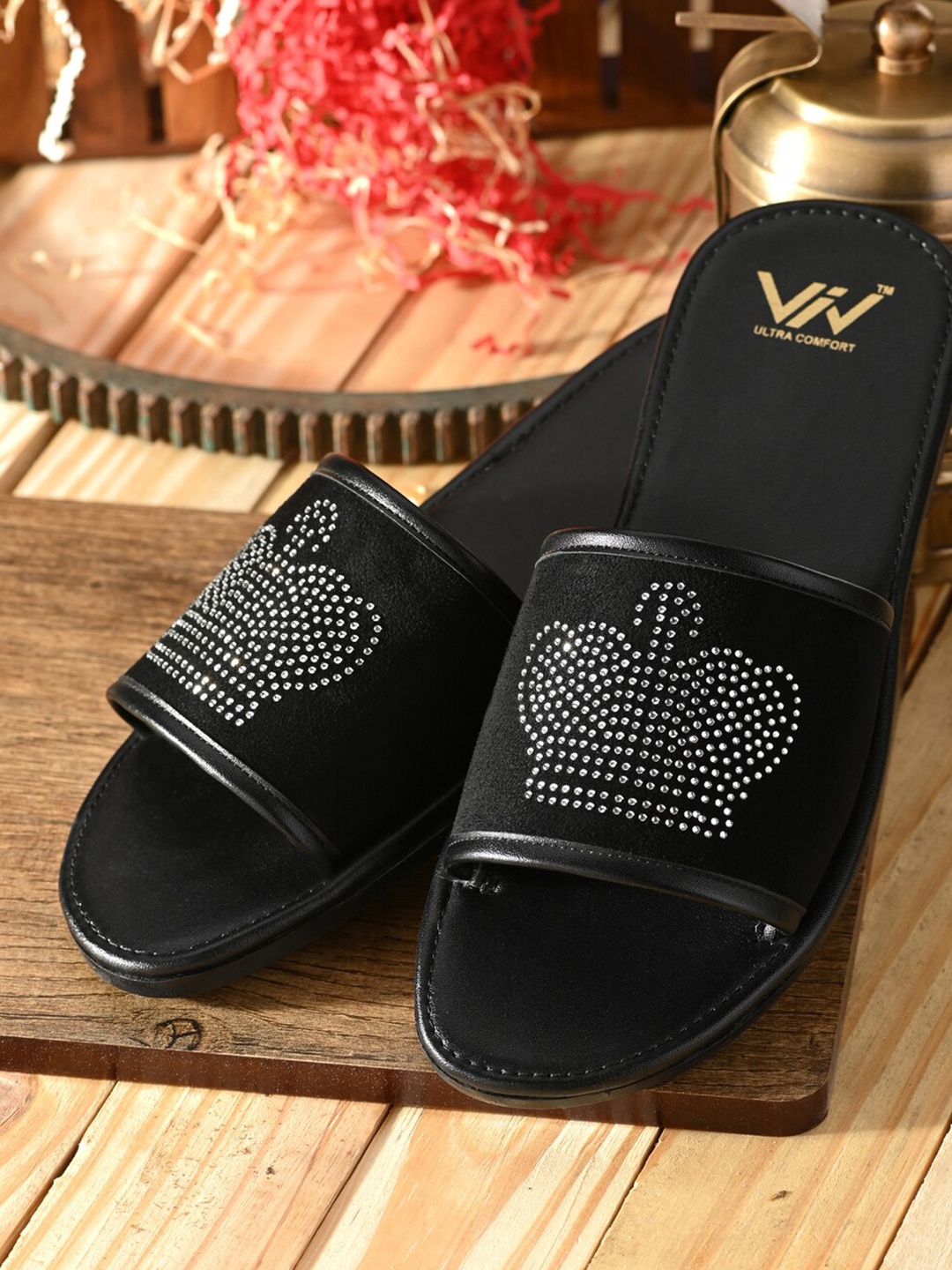 

VIV Men Embellished Sliders, Black