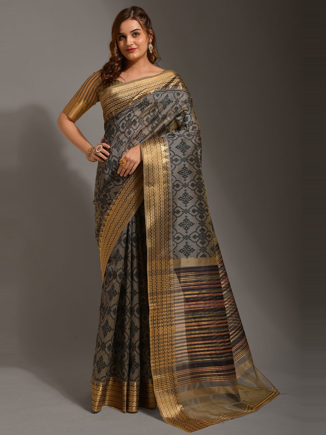 

Globon Impex Ethnic Motifs Art Silk Block Print Saree, Grey