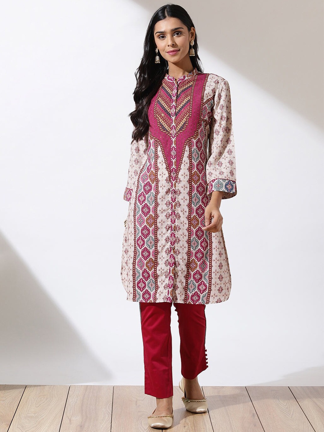 

Lakshita Ethnic Motifs Printed Thread Work Kurta, Pink