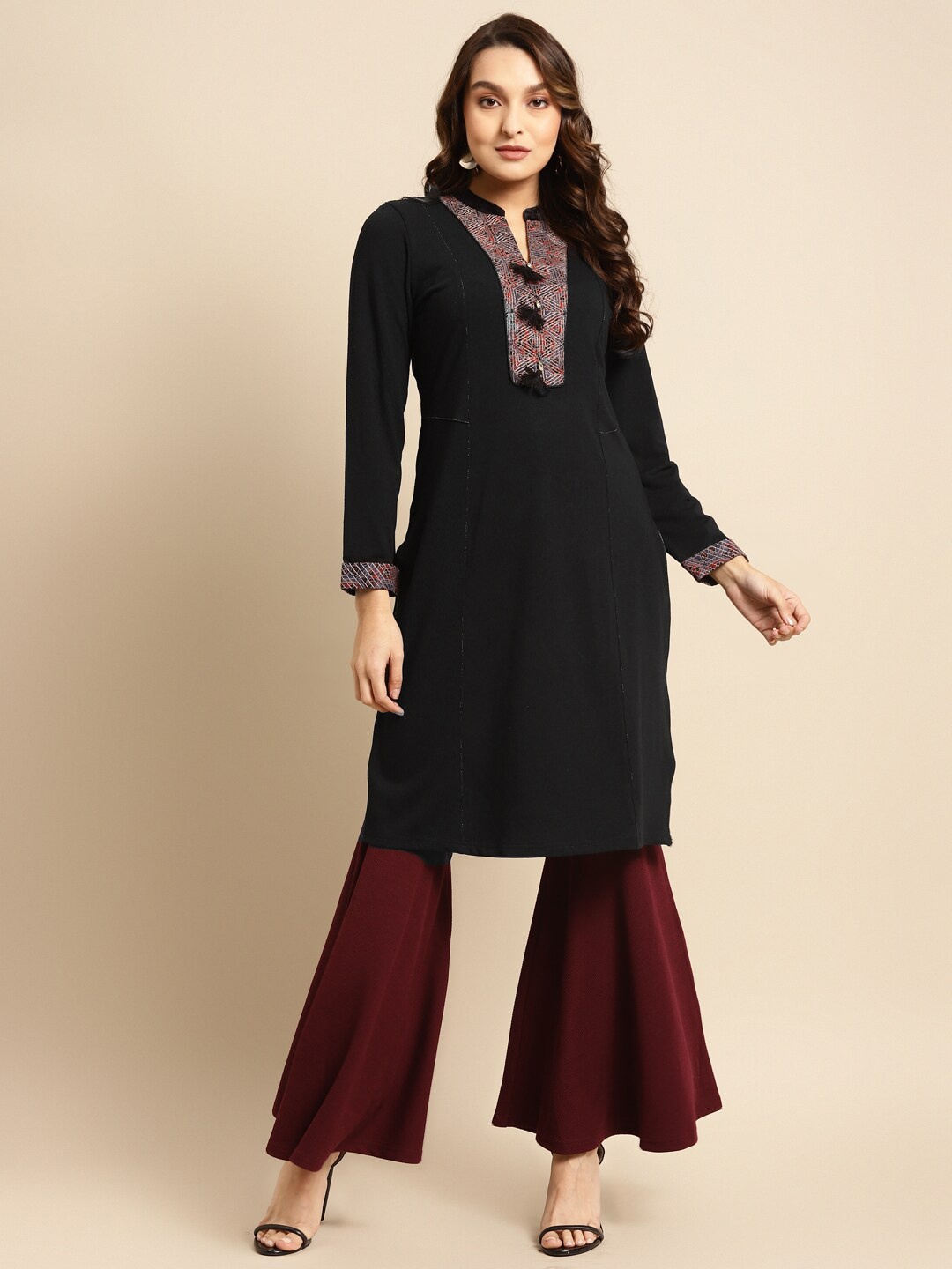 

Lakshita Mandarin Collar Geometric Yoke Design Kurta, Black