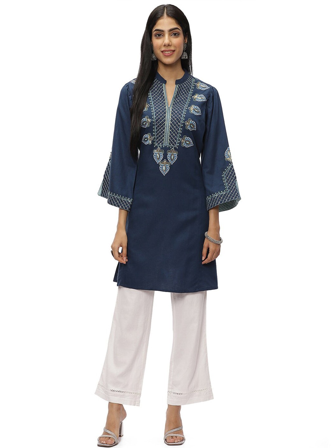 

Lakshita Plus Size Ethnic Embroidered Thread Work Organic Cotton Thread Work Kurti, Navy blue