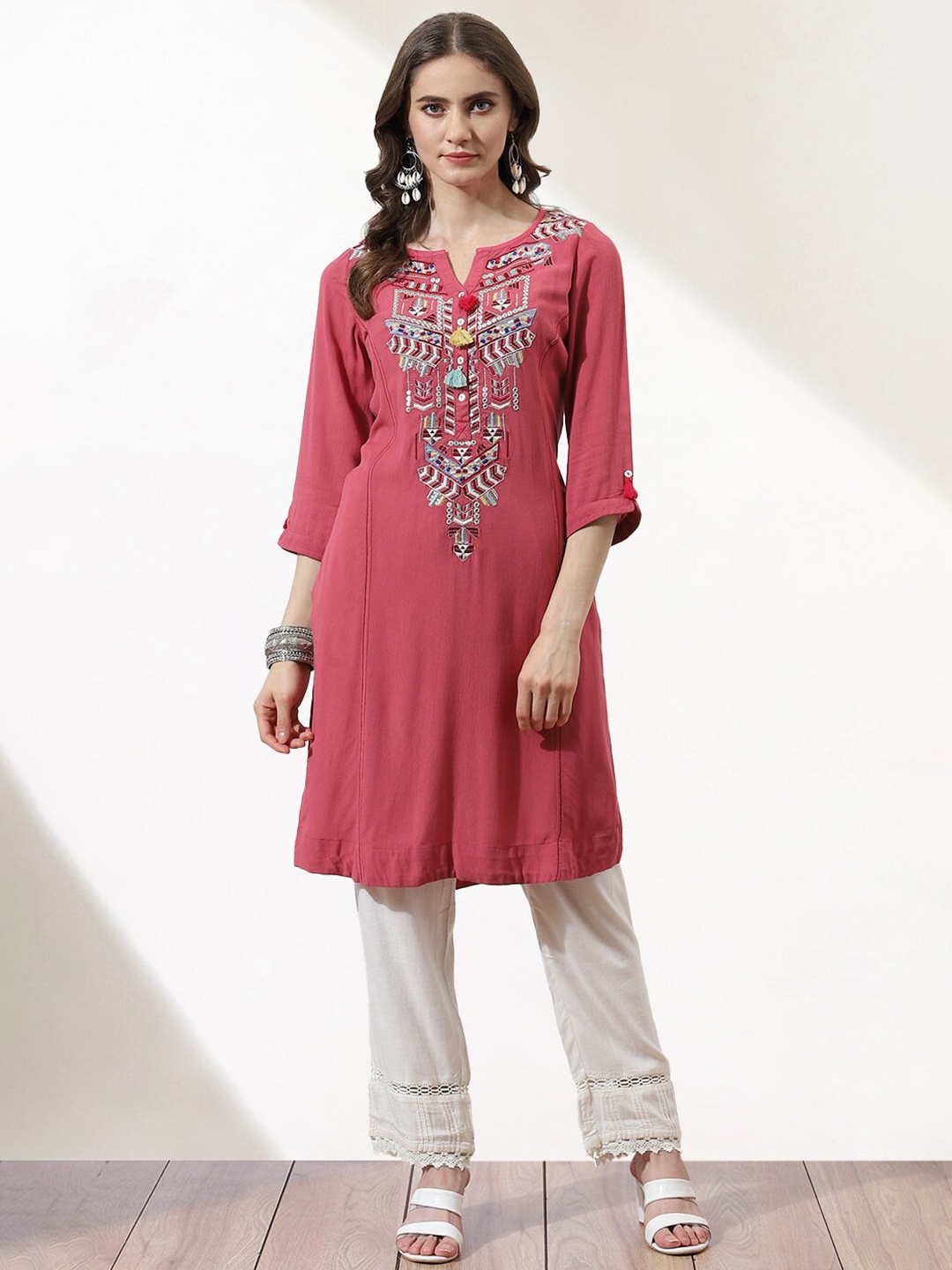 

Lakshita Women Pink Ethnic Motifs Embroidered Thread Work Crepe Kurta