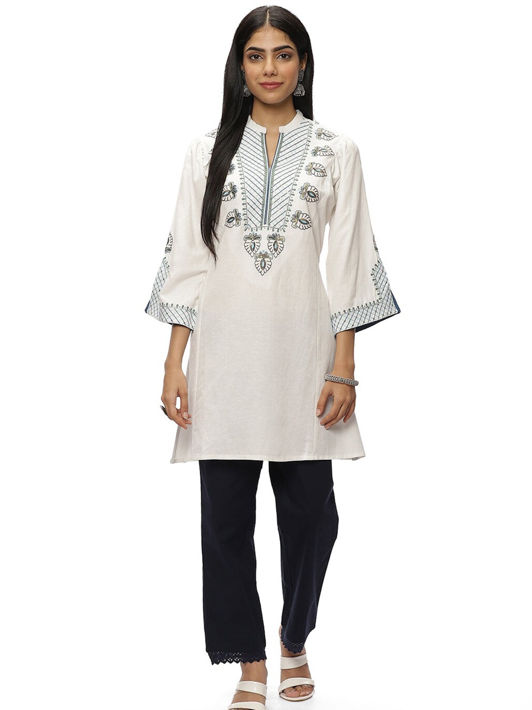 

Lakshita Ethnic Motifs Embroidered Organic Cotton Kurti, Off white