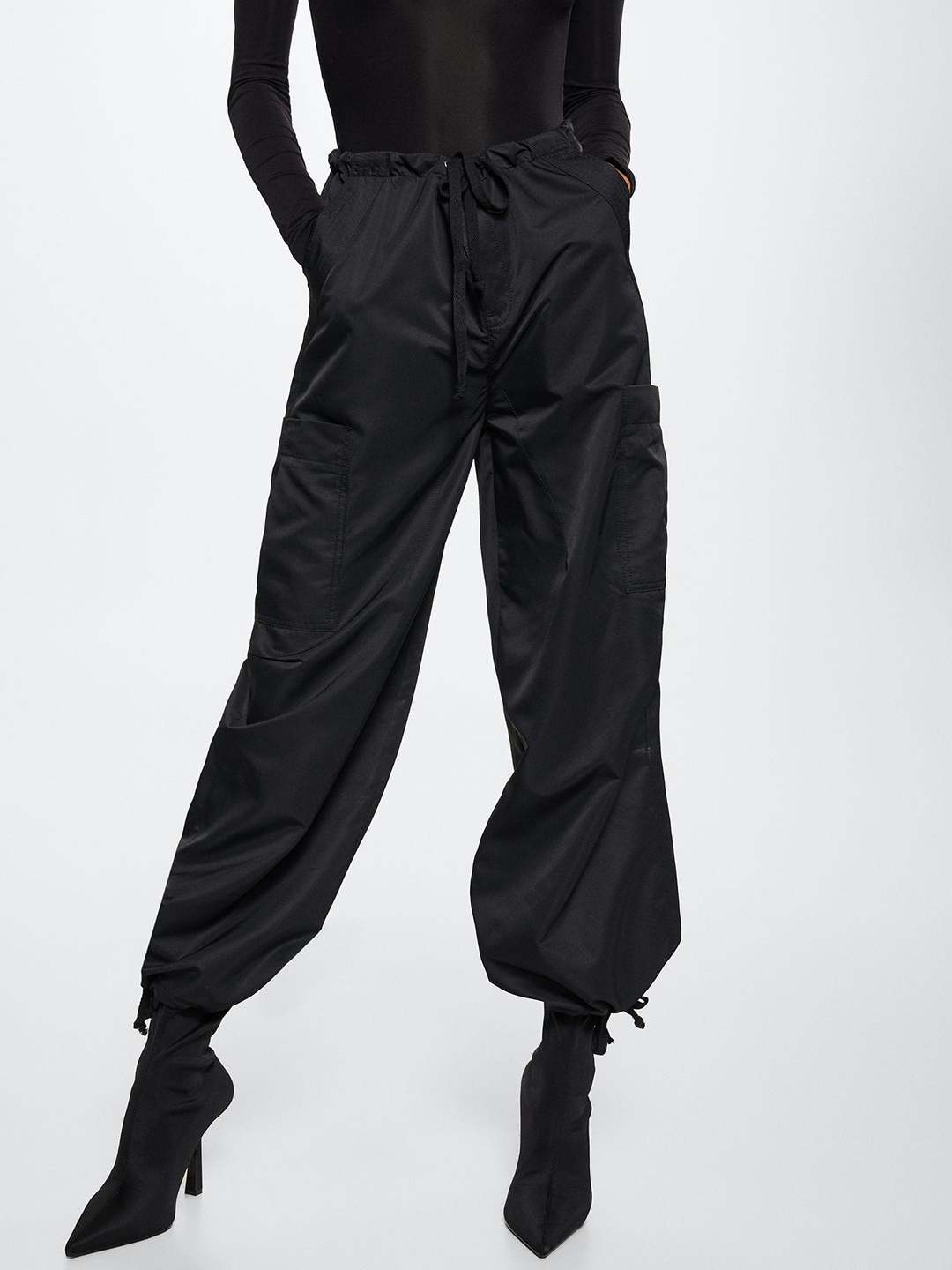 

MANGO Women Loose Fit Cargo Parachute Trousers, Black