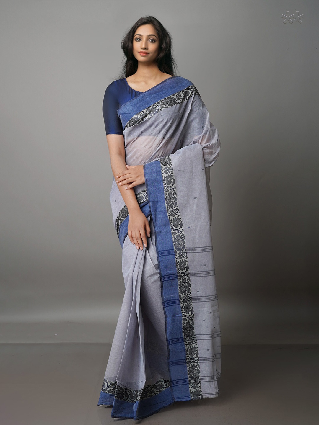 

Unnati Silks Grey & Blue Woven Design Pure Cotton Taant Saree