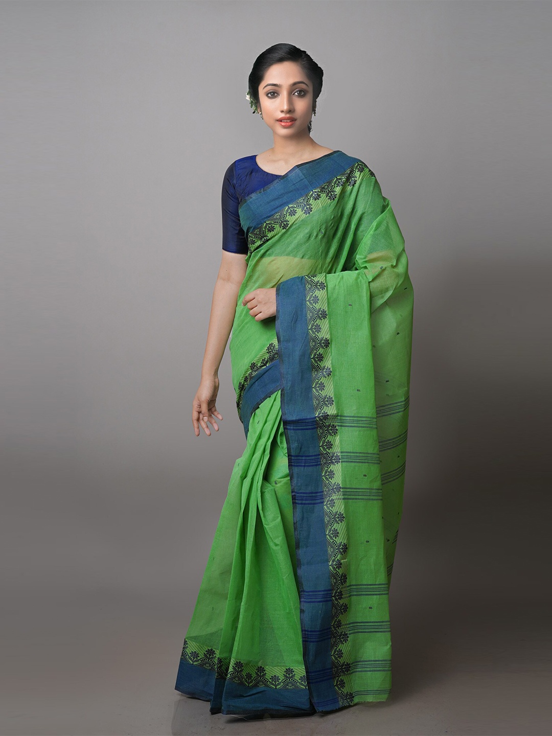 

Unnati Silks Floral Pure Cotton Taant Saree, Green